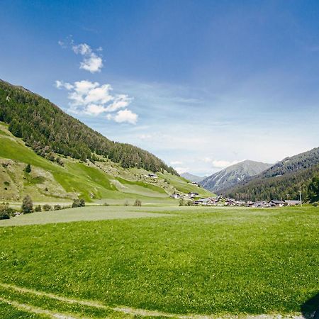 Nedererhof - Zimmer Enzian Mit Gemeinschaftskueche Schmirn 외부 사진