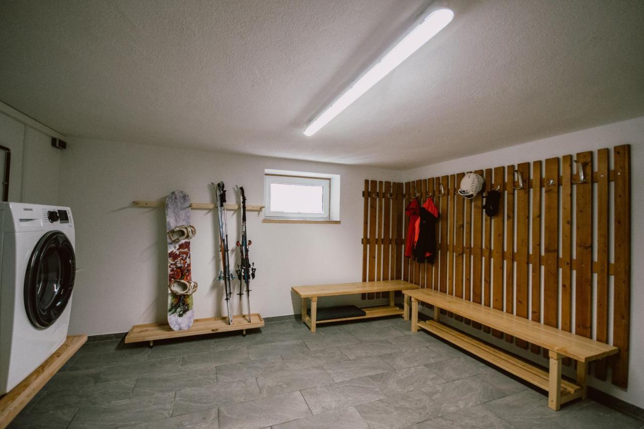 Nedererhof - Zimmer Enzian Mit Gemeinschaftskueche Schmirn 외부 사진